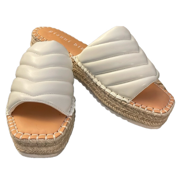 Gianni Bini Shoes - GIANNI BINI WHITE PUFFY LEATHER SLIDES PLATFORM SIZE 8.5